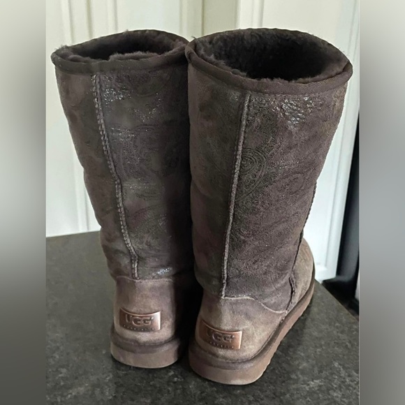 UGG Classic Tall Baroque Embossed Paisley Brown Boots #5852 - Size 6 - Picture 5 of 8